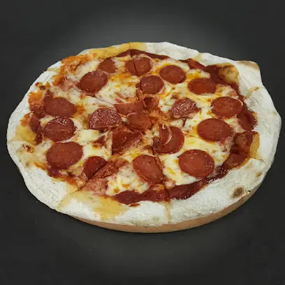 Піцаманка - смачна неаполітанська піца на камені. Піца та піцерія Новобіличі. Пицца и пиццерия Новобеличи.