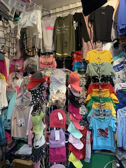 Магазин дитячого одягу та взуття