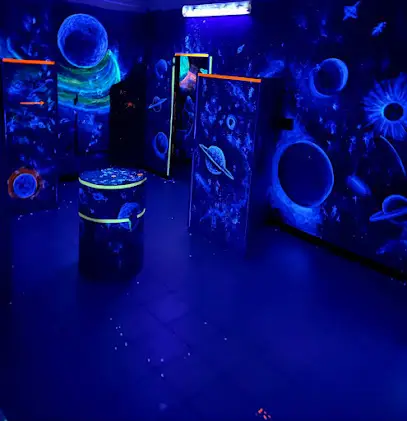 Лазерні Бої "Космічний лабіринт" | Family Quest