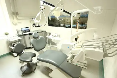 Стоматологічна клініка "32 Перлини"