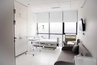 Приватний пологовий будинок ADONIS