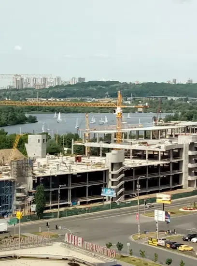 Дніпровська набережна