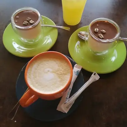 Foodie - eat. play. love.