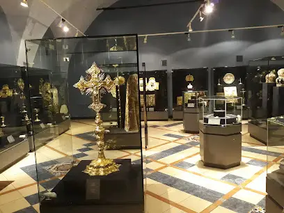 Музей історичних коштовностей України