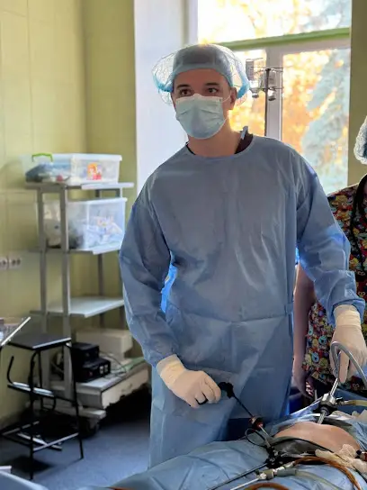 Лікар акушер-гінеколог Домбровський Леонід Едуардович