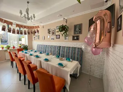 Vsi Svoi family cafe