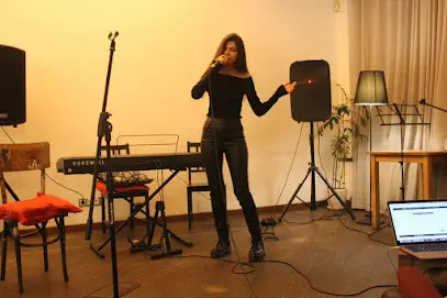 Maestro Music School - Музична школа для дітей та дорослих, Олімпійська. Музичні курси, вокал, гітара, фортепіано, барабани