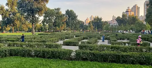 Лабиринт в парке 'Наталка'