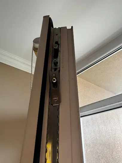 Сервис, регулировка или ремонт пластиковых и деревянных евроокон и балконных дверей.