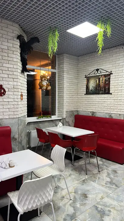 Сімейне кафе Карнавал