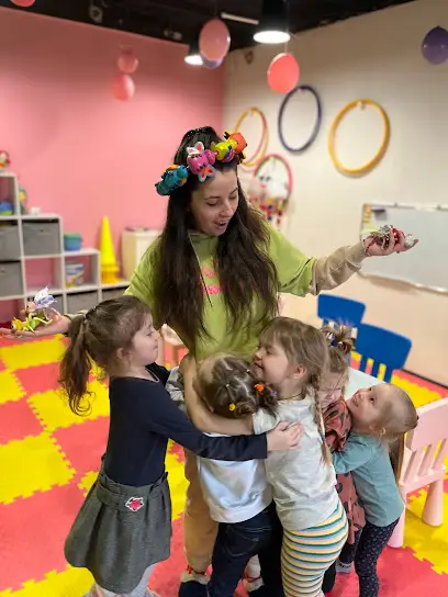 Дитячий клуб" Маленькі Герої" мережа дитячих закладів