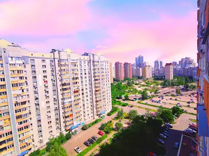 Відкрита автостоянка під охороною