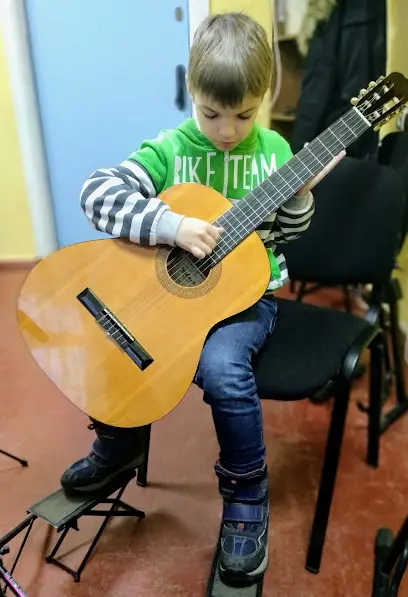 Музична студія "Три, чотири..."