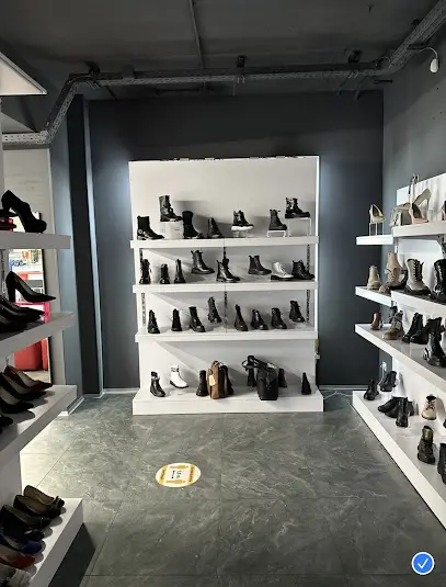 СВІТ ВЗУТТЯ: взуття та сумки РОЗТЯЖКА ВЗУТТЯ