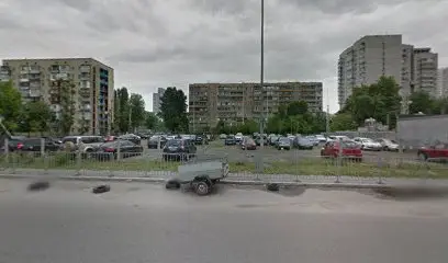 вулиця Сортувальна, 2 Parking