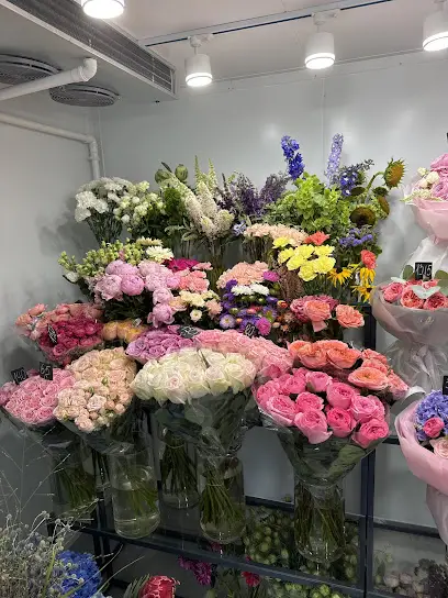 &laquo;Pelyustky&raquo; - магазин квітів Київ